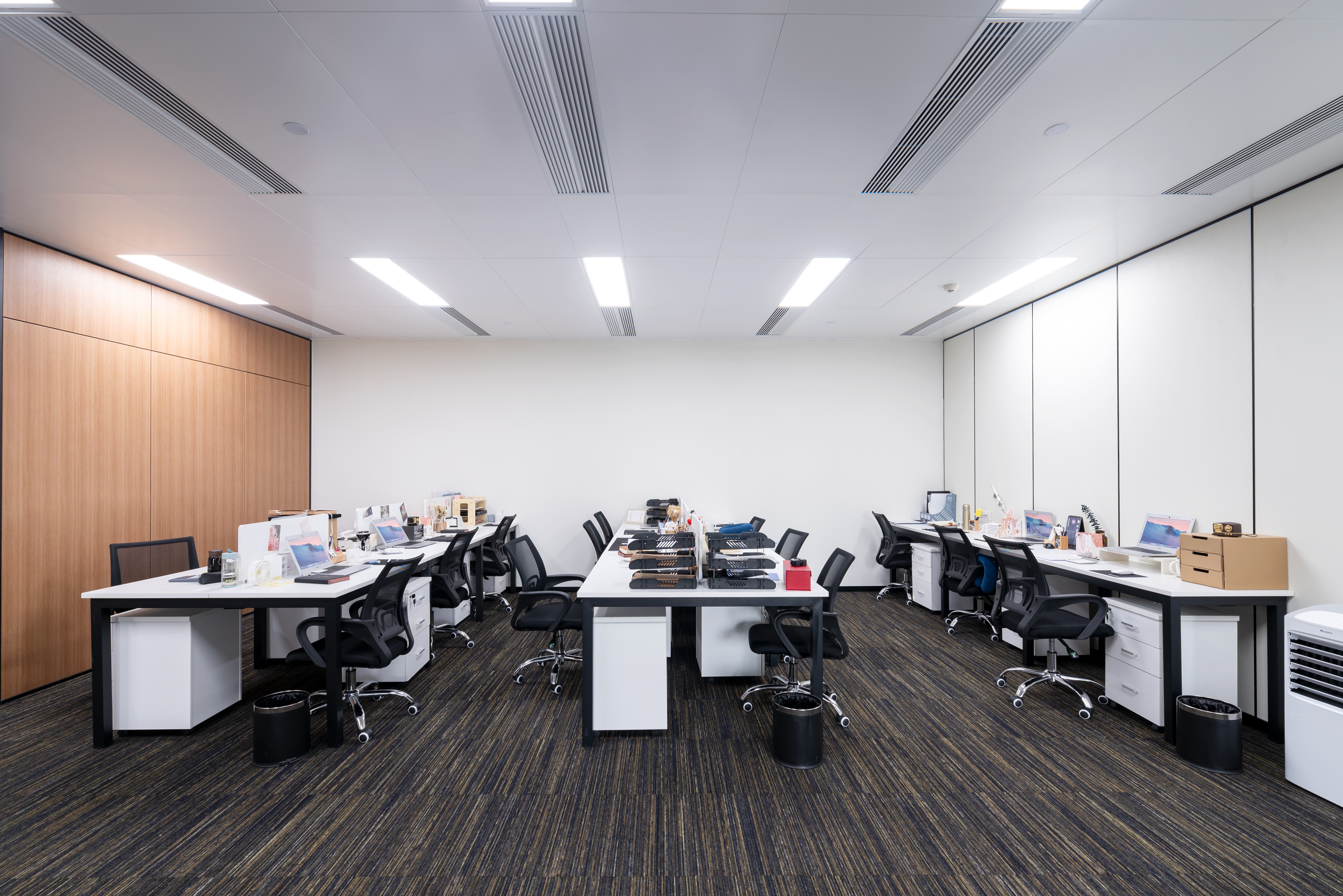 屏風辦公桌：寫字樓辦公家具定制